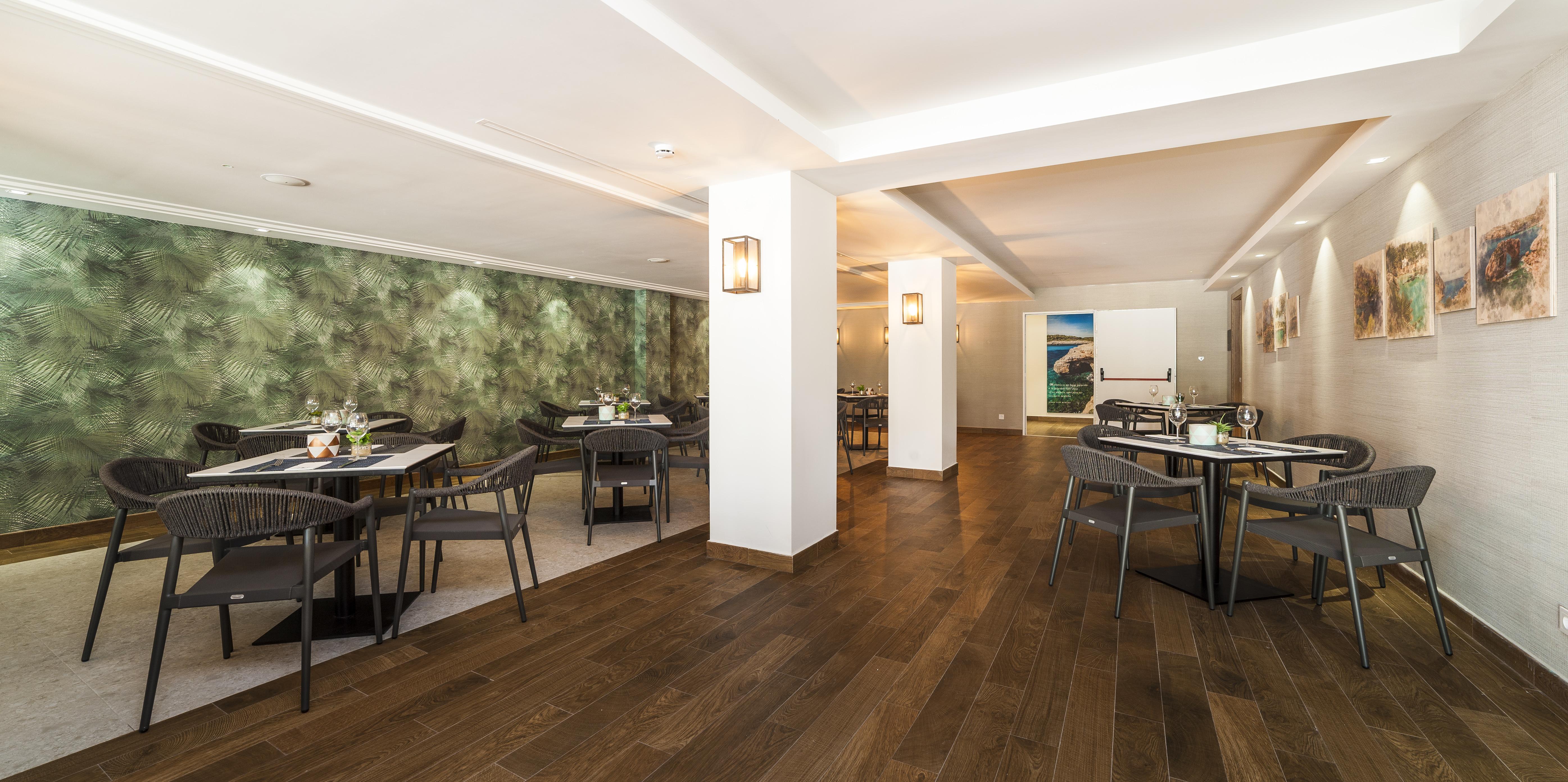 Eurostars Marivent Hotel PMI Eksteriør billede Interior of the restaurant