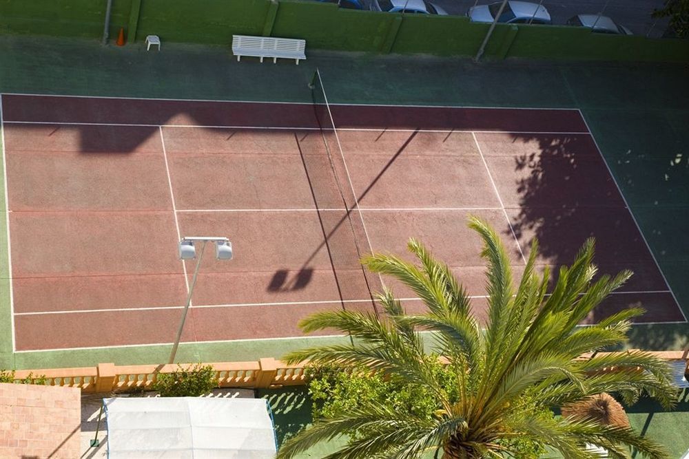 Eurostars Marivent Hotel PMI Faciliteter billede Tennis court